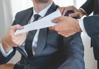 Hur mycket av mäklararvodet får mäklaren behålla?